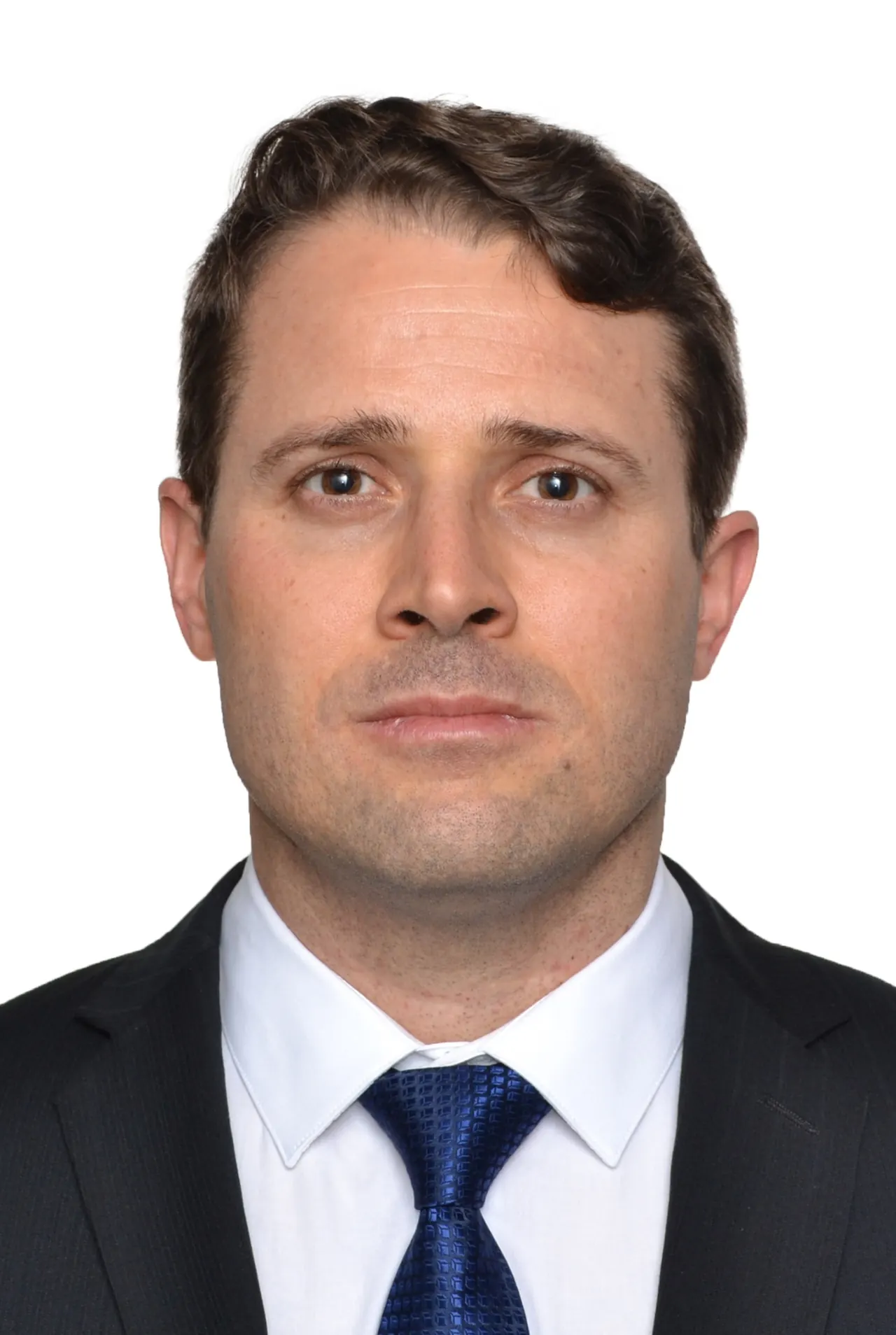 Retrato do Dr. Leandro Custódio Amaral, neurocirurgião em Belo Horizonte e Nova Serrana